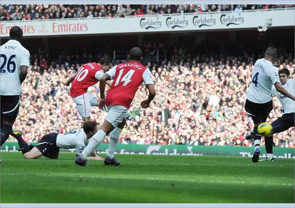 Robin van Persie Scores the Second Goal: Arsenal vs. Tottenham, Premier League 2011-12