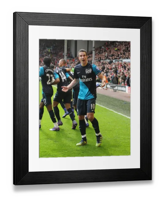 Framed Print : Robin van Persie's Unforgettable Strike: Arsenal's Victory over Liverpool, Premier League 2011-12
