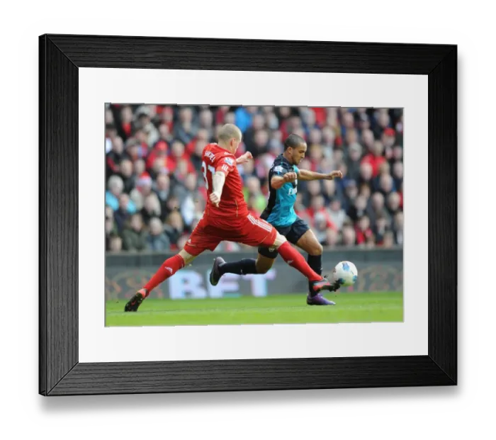 Framed Print : Theo Walcott Dashes Past Martin Skrtel: Liverpool vs. Arsenal, Premier League 2011-12