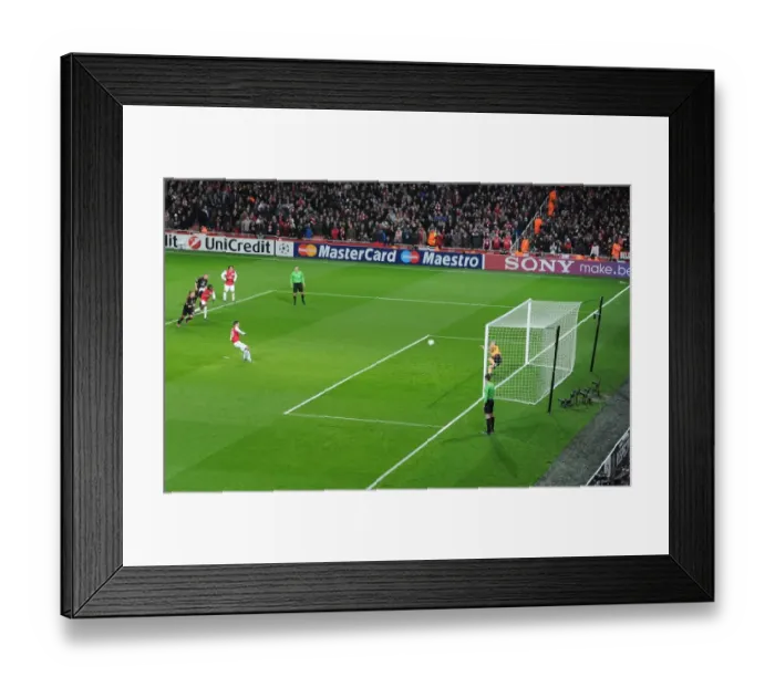Framed Print : Robin van Persie Scores Penalty Past Christian Abbiati: Arsenal FC vs AC Milan, UEFA Champions League 2012