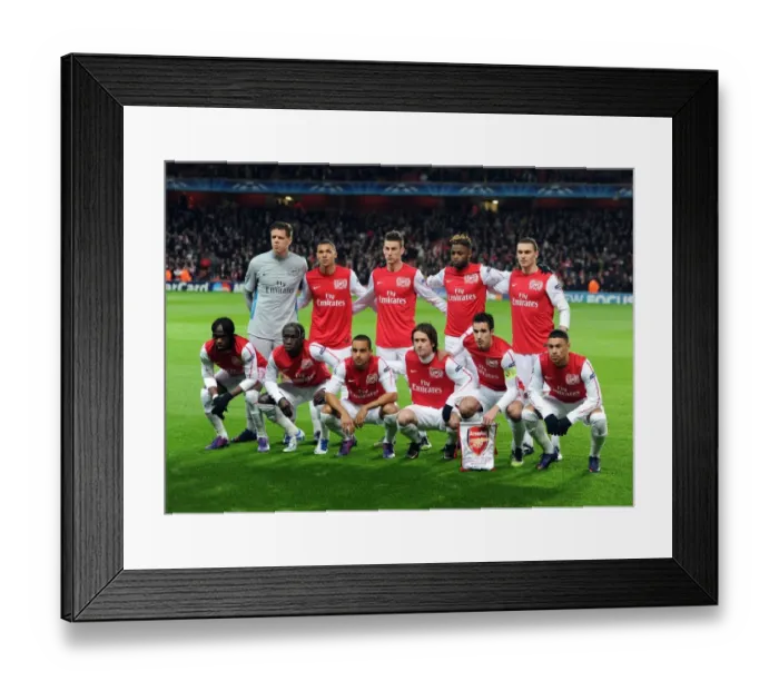 Framed Print : Arsenal team. Arsenal 3: 0 AC Milan. UEFA Champions League. 1st Knock Out Round, 2nd Leg