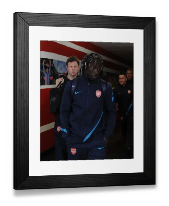 Framed Print : Arsenal's Unbeatable Defense: Bacary Sagna Shines in 3-0 UEFA Champions League Victory over AC Milan