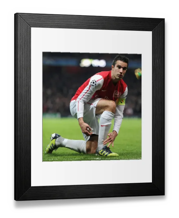 Framed Print : Arsenal's RVP Shines: 3-0 Victory Over AC Milan in UEFA Champions League