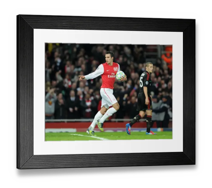 Framed Print : Robin van Persie celebrates scoring Arsenals 3rd goal. Arsenal 3: 0 AC Milan