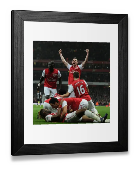 Framed Print : Arsenal Celebrate Second Goal vs. Newcastle United (2012) Framed Print : Arsenal Celebrate Second Goal vs. Newcastle United (2012)