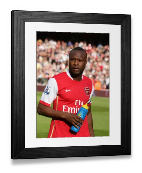 Framed Print : William Gallas Leads Arsenal to 2-0 Victory over Bolton Wanderers in Barclays Premier League, Emirates Stadium (20 / 10 / 07)