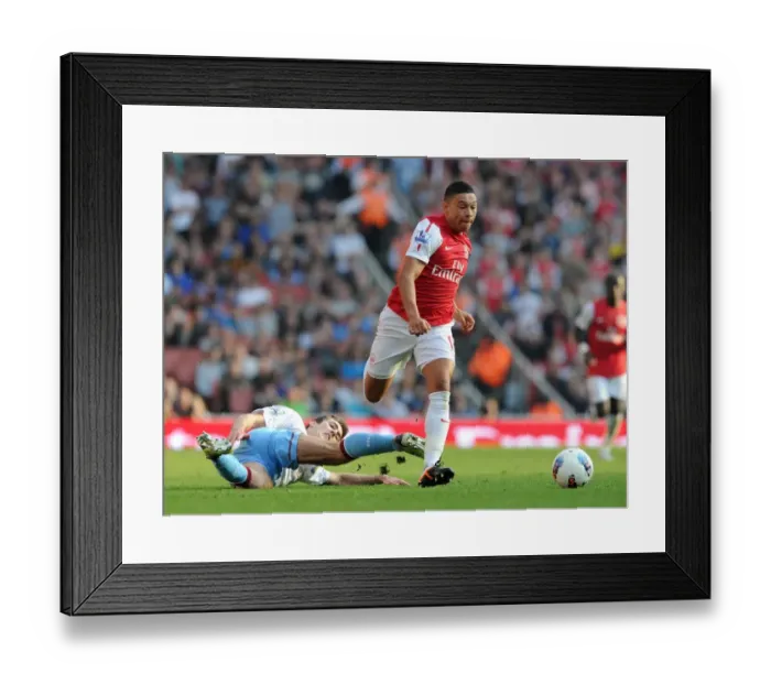 Framed Print : Arsenal Thrash Aston Villa 3-0: Oxlade-Chamberlain's Brilliant Performance Framed Print : Arsenal Thrash Aston Villa 3-0: Oxlade-Chamberlain's Brilliant Performance