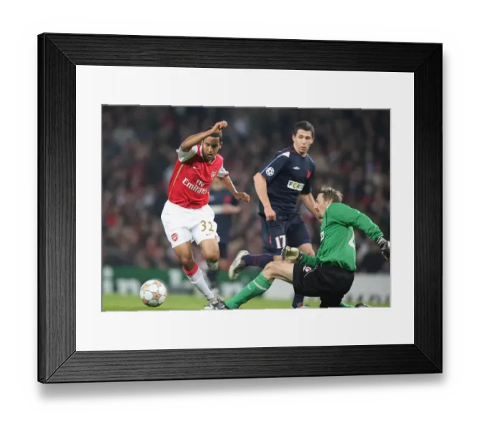Framed Print : Theo Walcott rounds Martin Vaniak (Slavia) to score Arsenals 3rd goal his 1st Framed Print : Theo Walcott rounds Martin Vaniak (Slavia) to score Arsenals 3rd goal his 1st