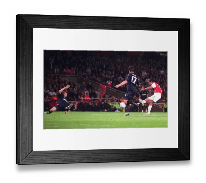 Framed Print : Theo Walcott scores Arsenals 3rd goal his 1st Framed Print : Theo Walcott scores Arsenals 3rd goal his 1st