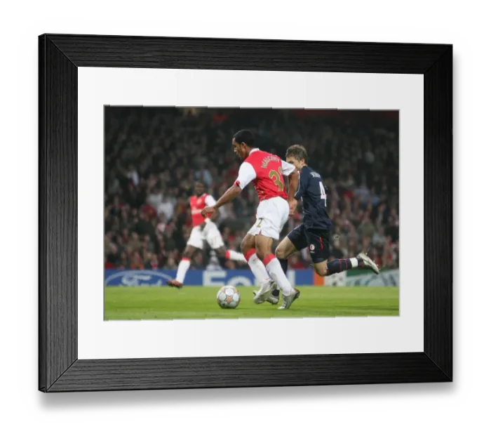Framed Print : Theo Walcott scores his 2nd goal Framed Print : Theo Walcott scores his 2nd goal