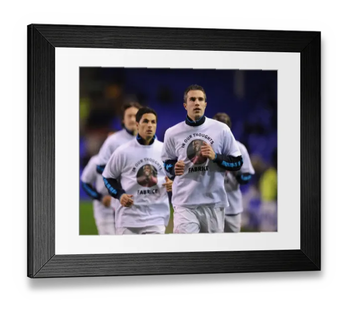 Framed Print : Robin van Persie: Arsenal Star Before Everton Clash, Premier League 2011-12