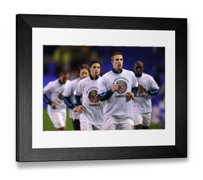Framed Print : Robin van Persie: Arsenal's Unstoppable Striker Readies for Everton Clash (2011-12)