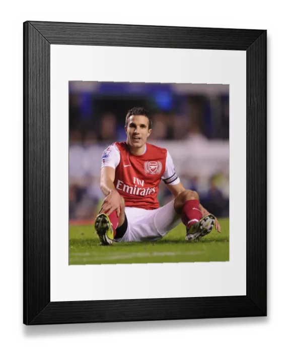 Framed Print : Robin van Persie in Action: Everton vs. Arsenal, Premier League 2011-12 Framed Print : Robin van Persie in Action: Everton vs. Arsenal, Premier League 2011-12