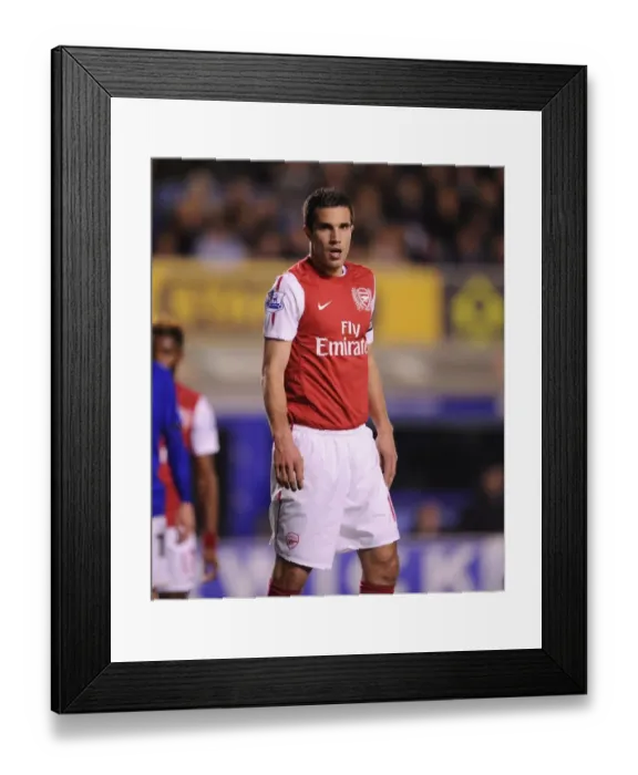 Framed Print : Robin van Persie's Thrilling Performance: Everton vs. Arsenal, Premier League 2011-12