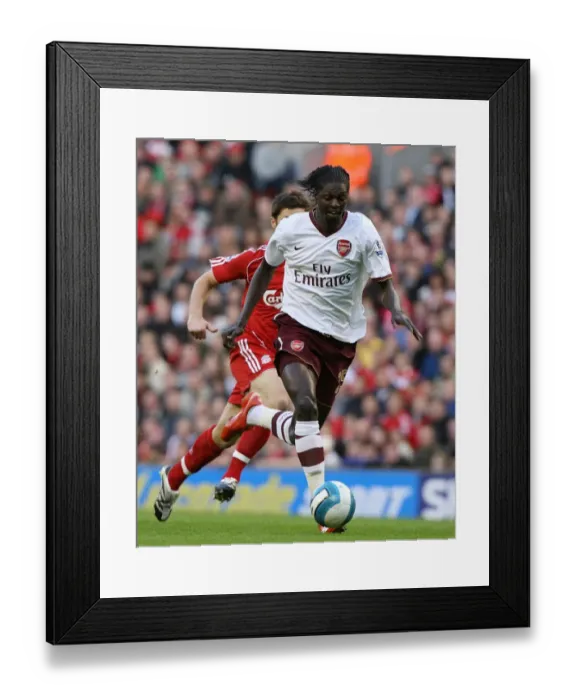 Framed Print : Emmanuel Adebayor (Arsenal) Xabi Alonso (Liverpool) Framed Print : Emmanuel Adebayor (Arsenal) Xabi Alonso (Liverpool)