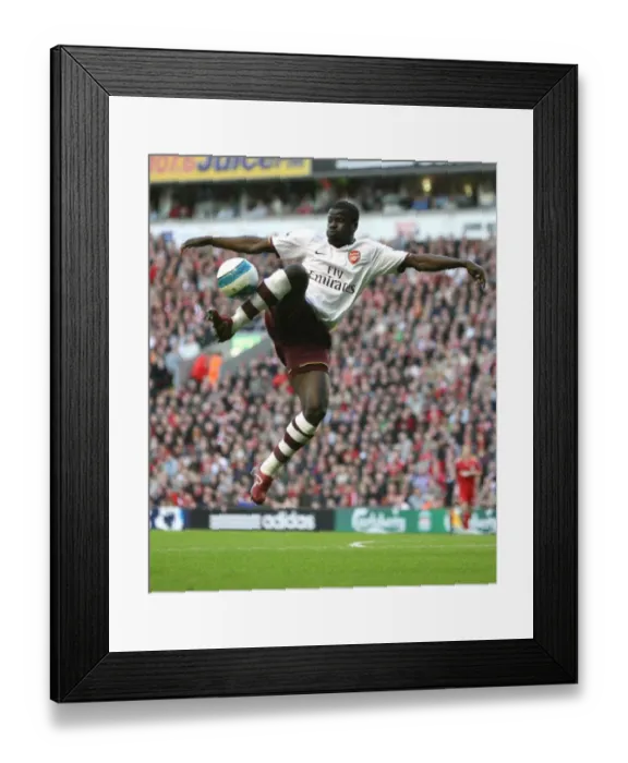 Framed Print : Emmanuel Eboue in Action: Liverpool 1-1 Arsenal, Barclays Premier League, Anfield, 2007