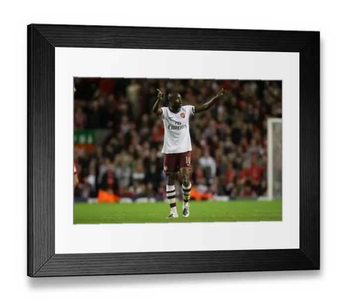 Framed Print : The Battle of Anfield: William Gallas Stands Firm in Arsenal's 1-1 Draw Against Liverpool, 2007