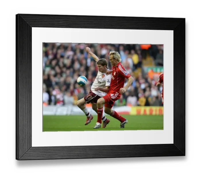 Framed Print : Alex Hleb (Arsenal) Sami Hyypia (Liverpool) Framed Print : Alex Hleb (Arsenal) Sami Hyypia (Liverpool)