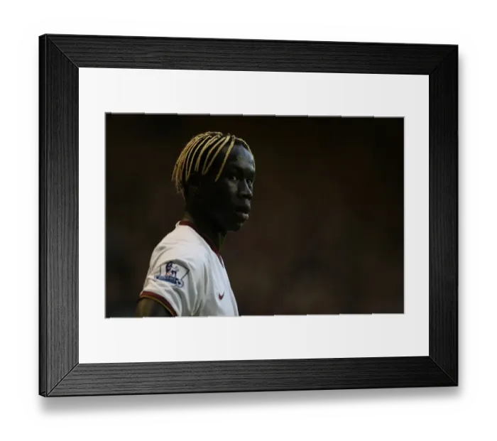 Framed Print : Bacary Sagna in Action: Liverpool vs. Arsenal, Barclays Premier League, 2022 Framed Print : Bacary Sagna in Action: Liverpool vs. Arsenal, Barclays Premier League, 2022