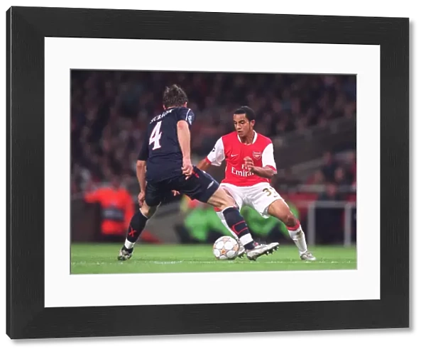 Theo Walcott (Arsenal) David Hubacek (Slavia)