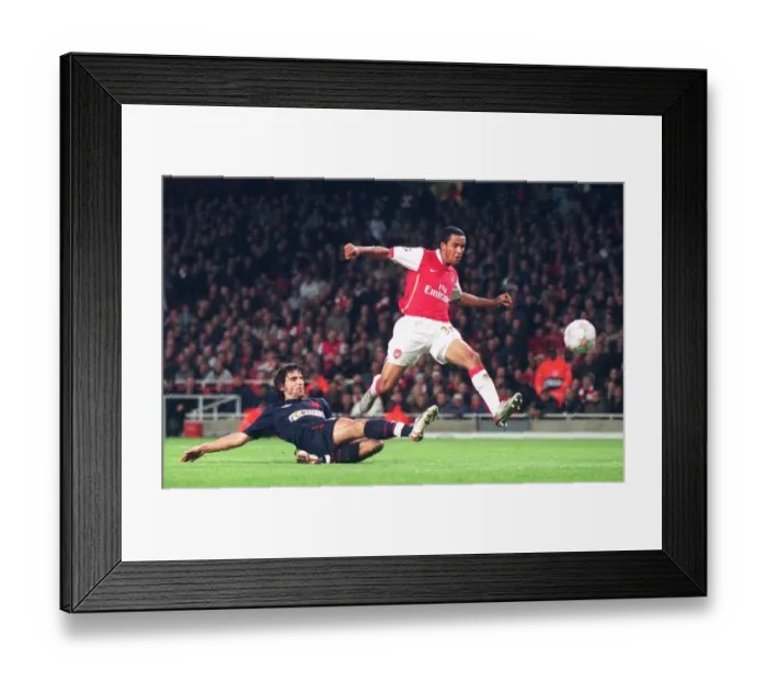 Framed Print : Theo Walcott (Arsenal) Matej Krajcik (Slavia) Framed Print : Theo Walcott (Arsenal) Matej Krajcik (Slavia)