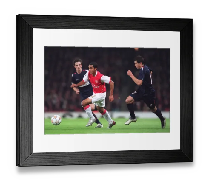 Framed Print : Theo Walcott (Arsenal) Marek Suchy (Slavia) Framed Print : Theo Walcott (Arsenal) Marek Suchy (Slavia)