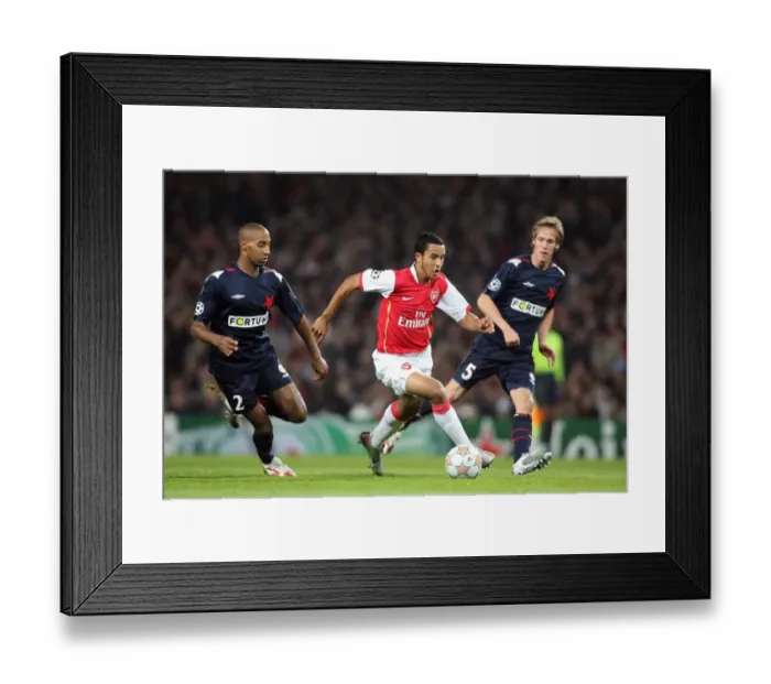 Framed Print : Theo Walcott (Arsenal) Michael Tavares and Michal Svec (Slavia)