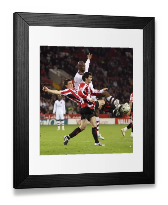 Framed Print : Abou Diaby (Arsenal) Chris Morgan and Keith Gillespie (Sheff)
