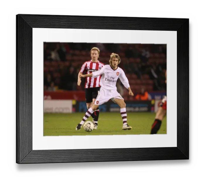Framed Print : Henri Lansbury (Arsenal) David Carney (Sheff)