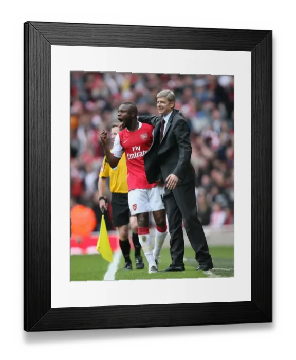 Framed Print : Gallas and Wenger: Unforgettable Moment as Arsenal Ties Manchester United Framed Print : Gallas and Wenger: Unforgettable Moment as Arsenal Ties Manchester United