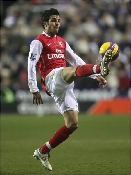 Cesc Fabregas in Action: Arsenal's 3-1 Victory over Reading, Premier League, 12 / 11 / 2007