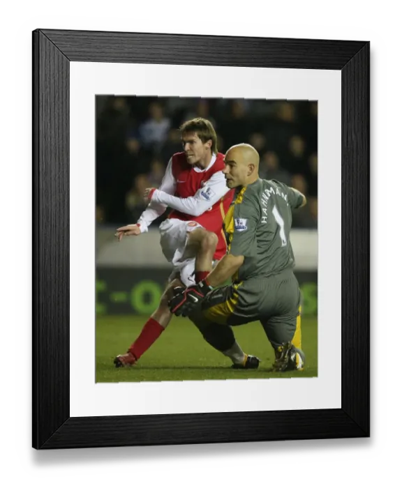 Framed Print : Alex Hleb shoots past Reading goalkeeper Marcus Hahnemann to score the 3rd Arsenal goal