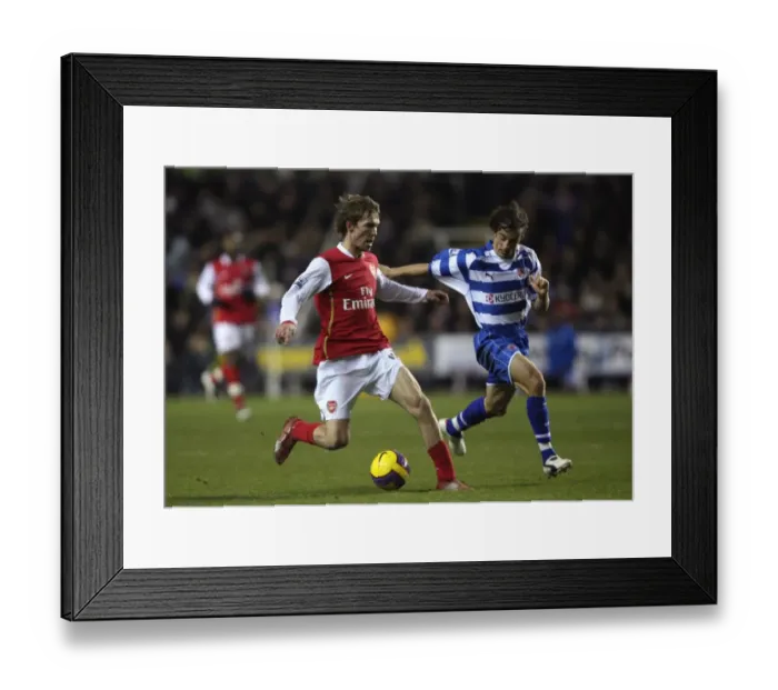 Framed Print : Alex Hleb (Arsenal) Stephen Hunt (Reading) Framed Print : Alex Hleb (Arsenal) Stephen Hunt (Reading)