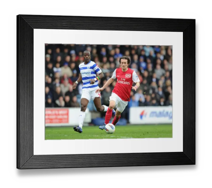 Framed Print : Arsenal's Tomas Rosicky Outwits QPR's Samba Diakite: A Premier League Masterclass (2011-12)
