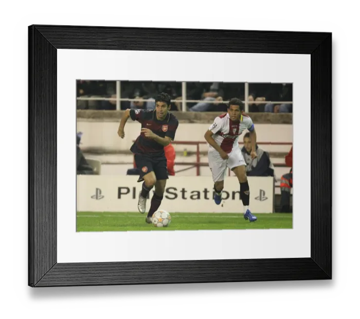 Framed Print : Eduardo (Arsenal) Daniel Alves (Seville) Framed Print : Eduardo (Arsenal) Daniel Alves (Seville)