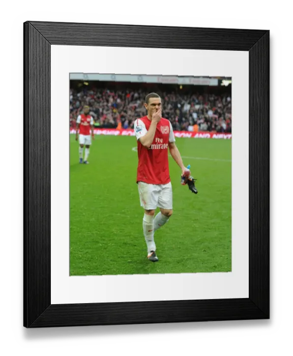 Framed Print : Thomas Vermaelen's Emotional Reaction: Arsenal vs Manchester City (2011-12) Framed Print : Thomas Vermaelen's Emotional Reaction: Arsenal vs Manchester City (2011-12)