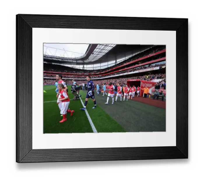 Framed Print : Arsenal vs Manchester City: Robin van Persie Leads Arsenal at Emirates Stadium, 2011-12 Premier League Framed Print : Arsenal vs Manchester City: Robin van Persie Leads Arsenal at Emirates Stadium, 2011-12 Premier League
