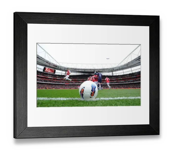 Framed Print : Arsenal vs Manchester City: Emirates Stadium, Premier League Showdown