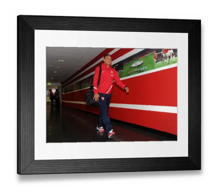 Framed Print : Alex Oxlade-Chamberlain: Arsenal's Ready-to-Rumble Midfielder Ahead of Manchester City Clash (2011-12)