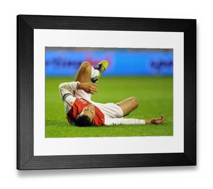 Framed Print : Robin van Persie: Arsenal's Deadly Striker Shines at Wolverhampton Wanderers, 2011-12 Premier League