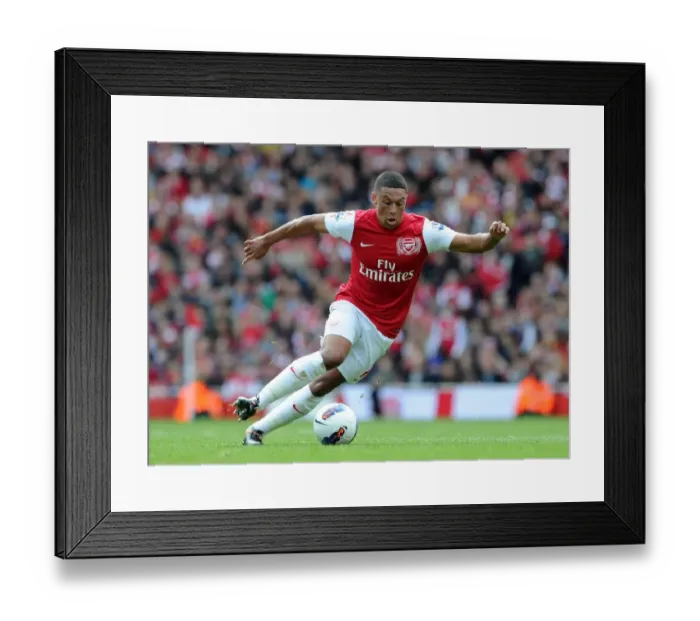 Framed Print : Arsenal's Alex Oxlade-Chamberlain in Action Against Chelsea (2011-12)