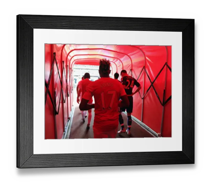 Framed Print : Arsenal's Alex Song Ready for Battle against Chelsea in the Premier League