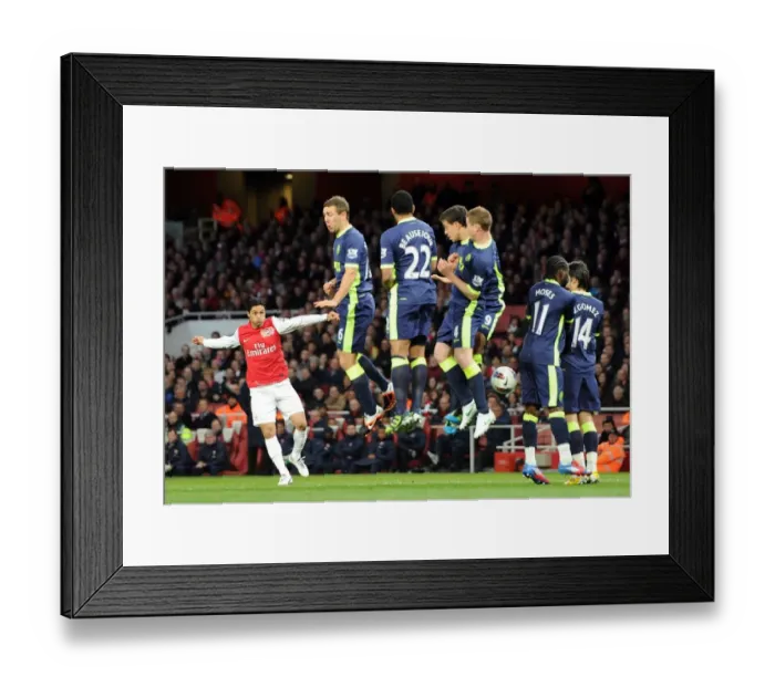 Framed Print : Arsenal v Wigan Athletic - Premier League Framed Print : Arsenal v Wigan Athletic - Premier League
