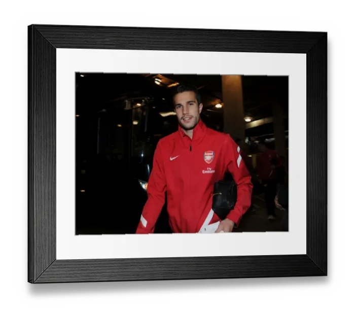 Framed Print : Arsenal's Robin van Persie Gears Up for Arsenal v Wigan Athletic in the Premier League