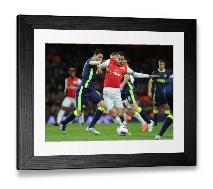 Framed Print : Robin van Persie Charges Past Wigan's Alcaraz: Arsenal vs Wigan Athletic, Premier League 2011-12