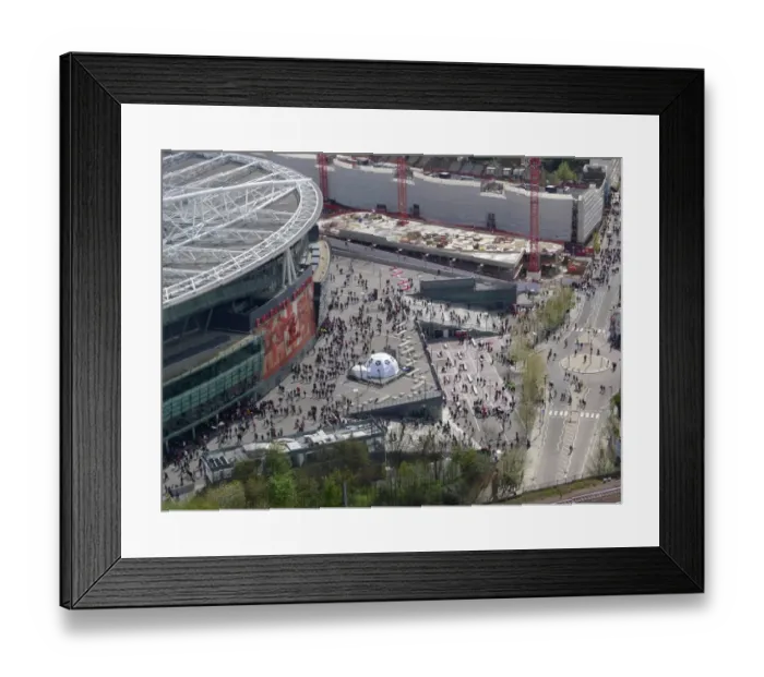 Framed Print : Arsenal vs Chelsea: Premier League Showdown at Emirates Stadium
