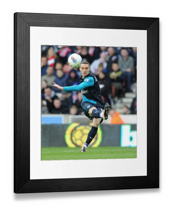 Framed Print : Thomas Vermaelen in Action: Arsenal vs. Stoke City, Premier League 2011-12 Framed Print : Thomas Vermaelen in Action: Arsenal vs. Stoke City, Premier League 2011-12