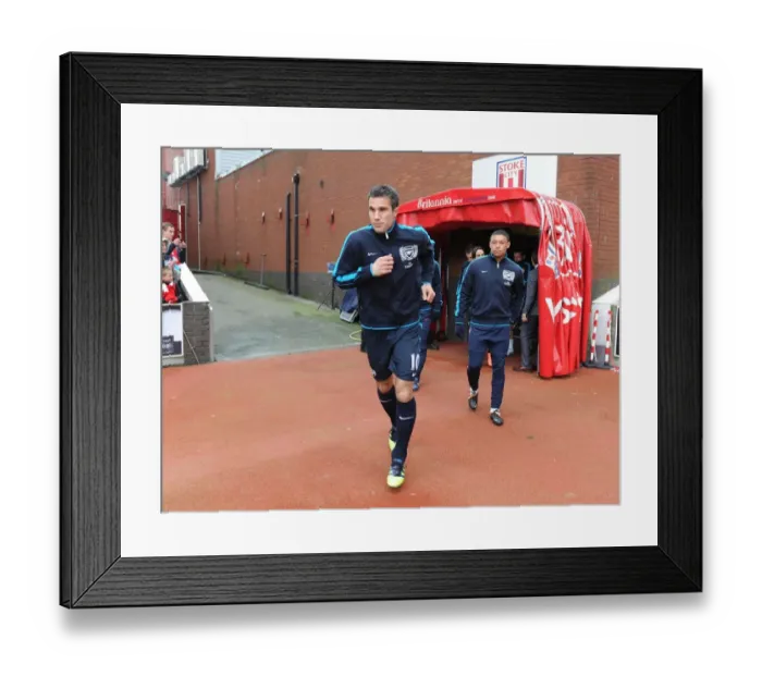 Framed Print : Robin van Persie: Arsenal Captain Ready for Stoke City Showdown (2011-12)