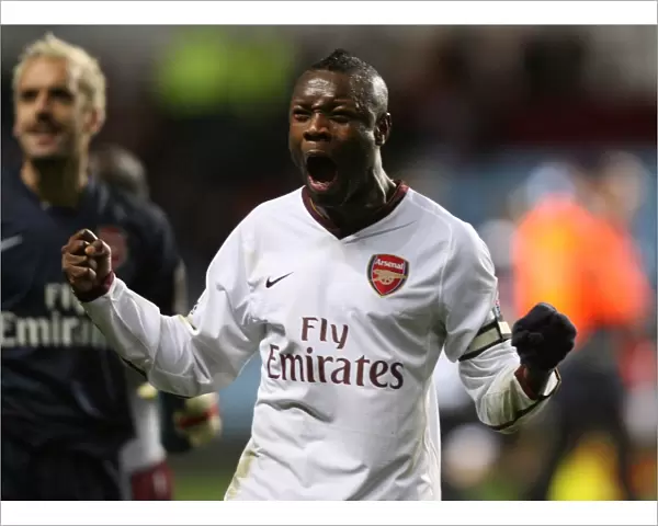 Gallas's Triumph: Arsenal's Thrilling 2-1 Victory Over Aston Villa, 2007