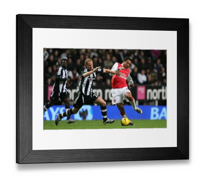 Framed Print : Gilberto (Arsenal) Nicky Butt (Newcastle) Framed Print : Gilberto (Arsenal) Nicky Butt (Newcastle)